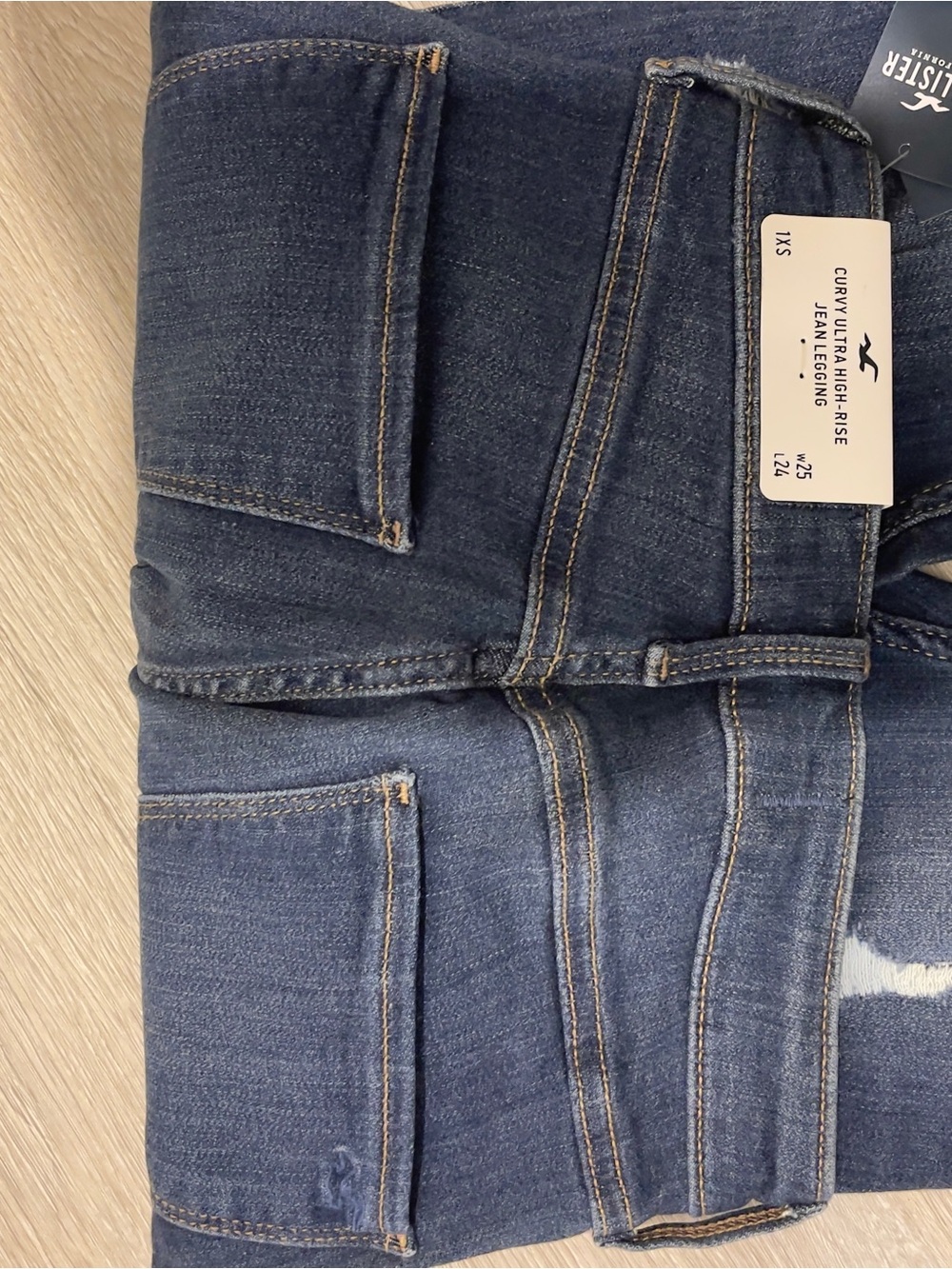 Hollister Skinny Curvy High-Rise Jeans in Dark Indigo